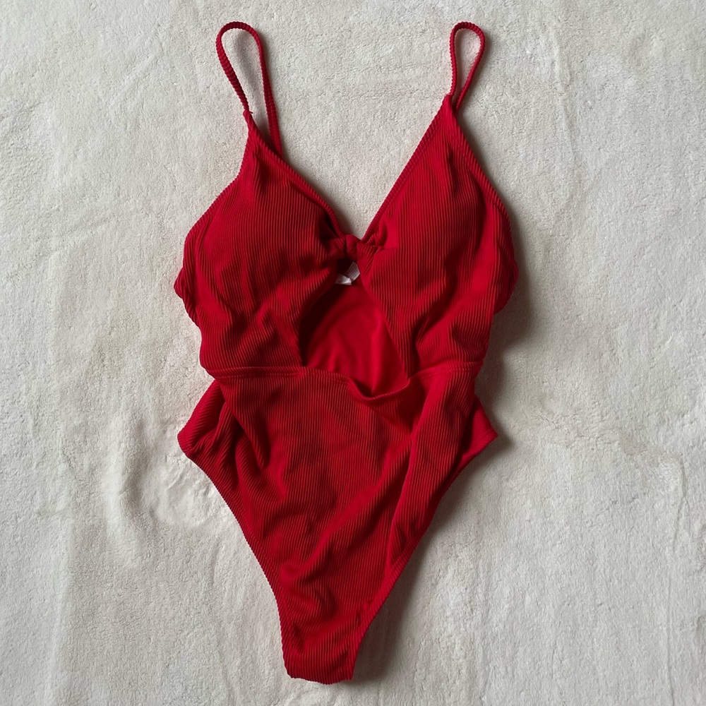 One piece swim suit